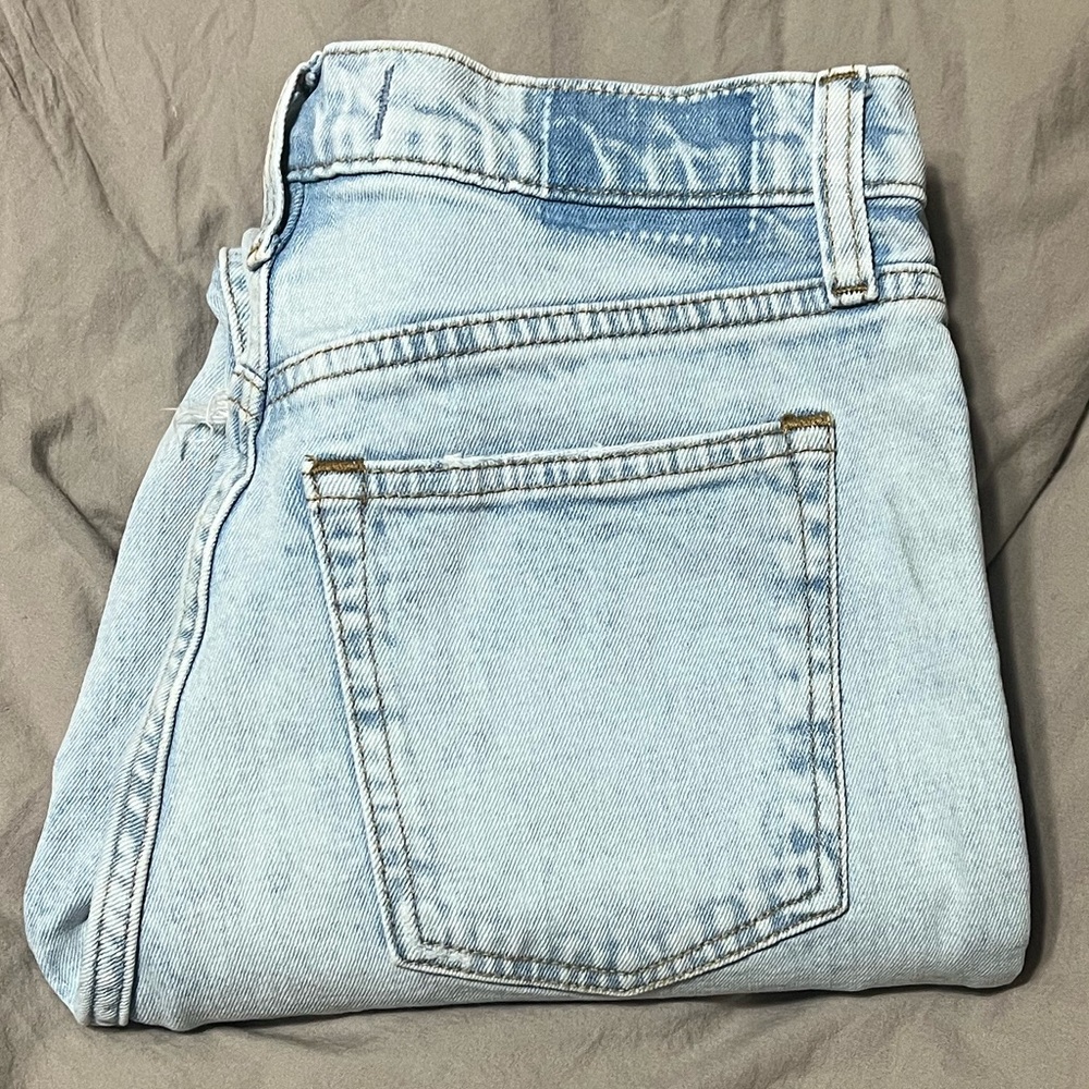 Abercrombie & Fitch The Skinny High Rise Jeans